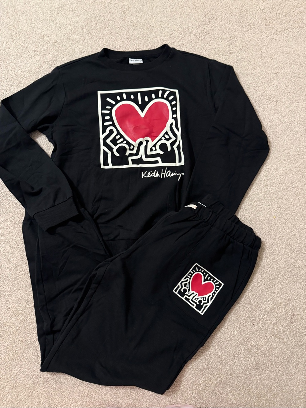 Keith Haring Black Sweatshirt & Jogger Set with Red Heart Graphic size S